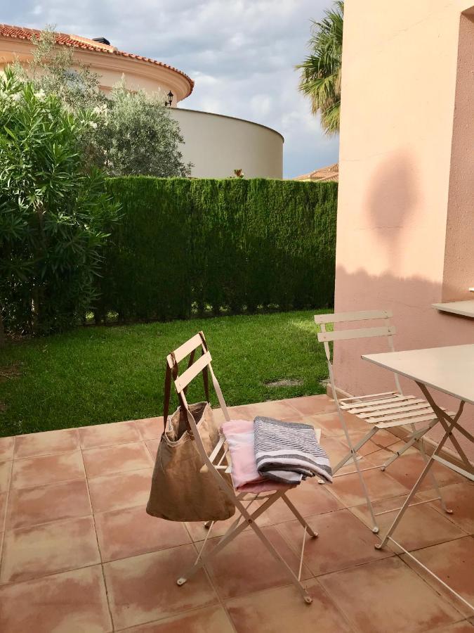 Villa en Oliva Nova, jardín privado a 100m de la playa Exterior foto