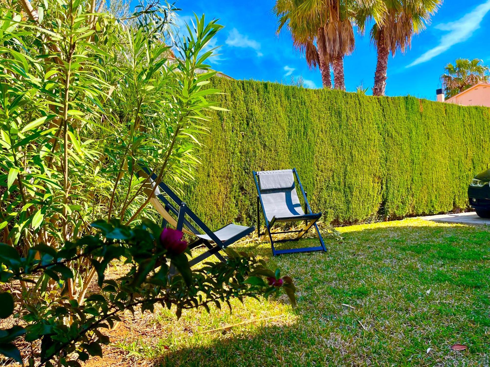Villa en Oliva Nova, jardín privado a 100m de la playa Exterior foto
